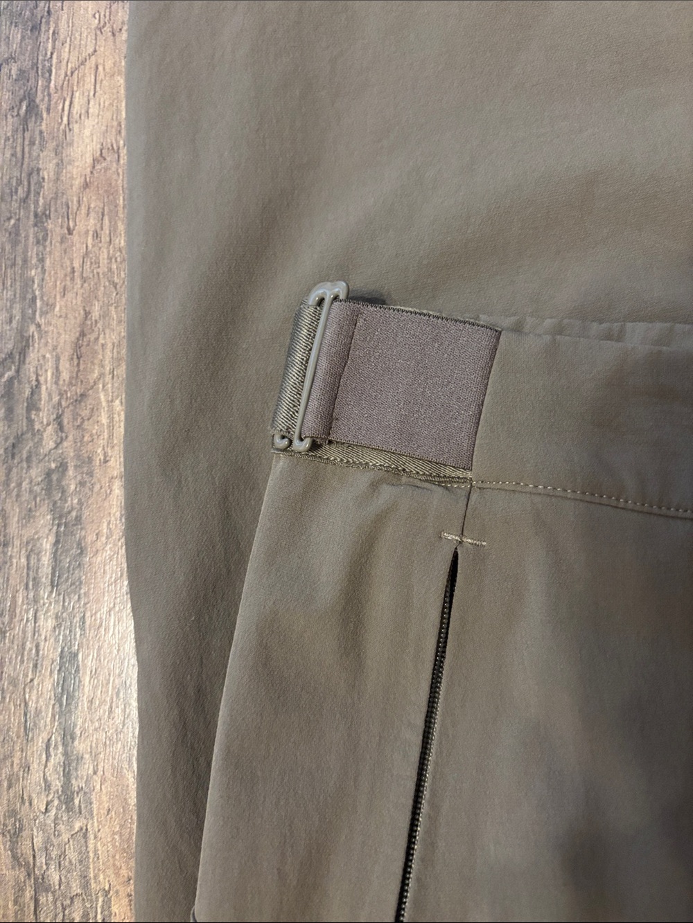 Lululemon Lab Olive Green Esker Trouser Casual Pants size 10 - Picture 14 of 15